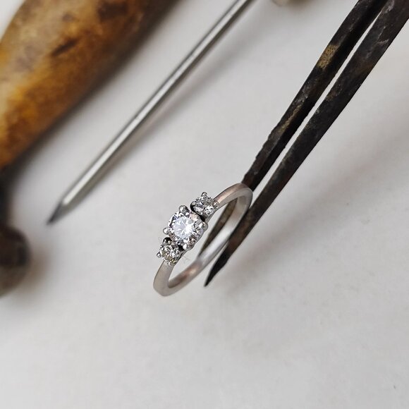 Engagement ring. 14K White gold ring with 0.53ct' Lab-Created diamonds. - Picture 5 of 10